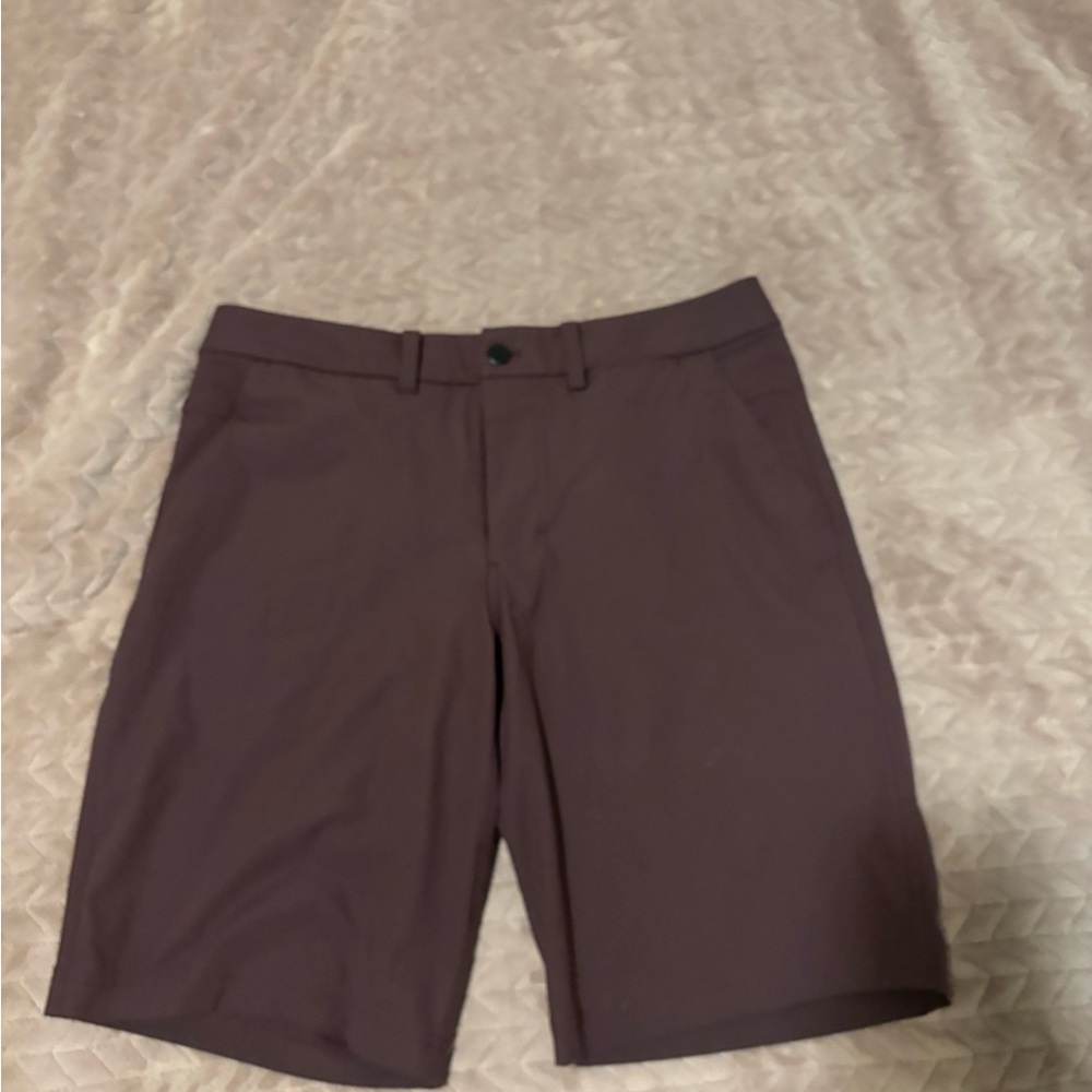 lululemon athletica Men's Flat Front Shorts — Burgundy